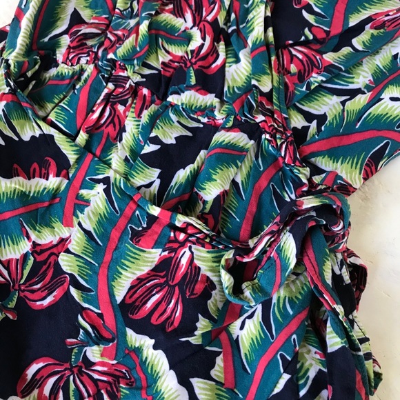 Forever 21 Faux Wrap Dress - Picture 2 of 6